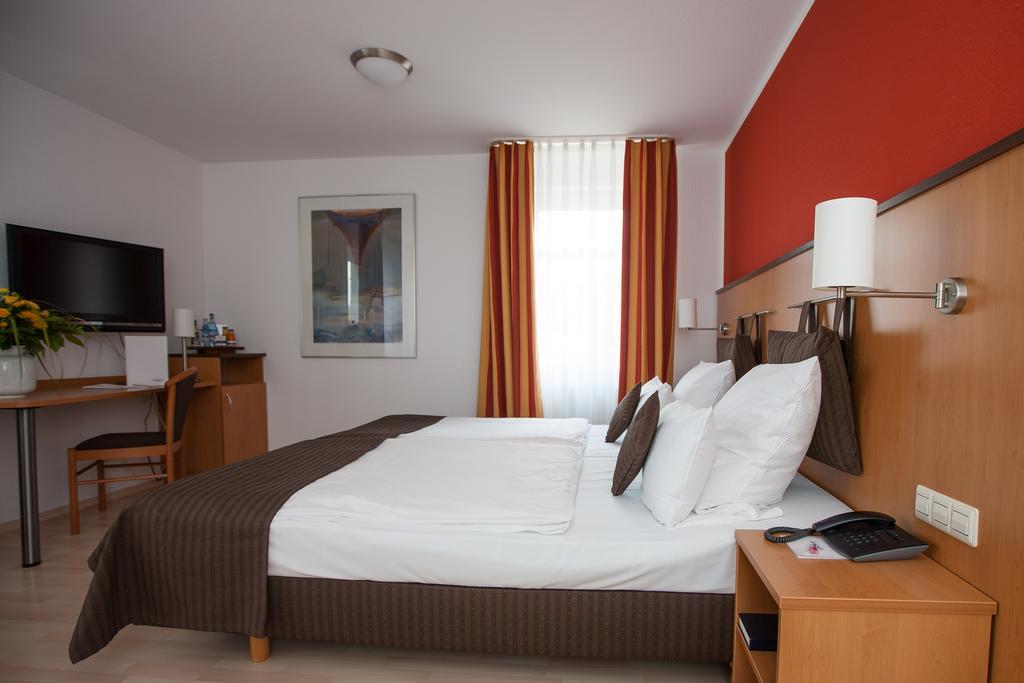 Centro Hotel U-No1, Trademark Collection By Wyndham Großbettlingen 外观 照片
