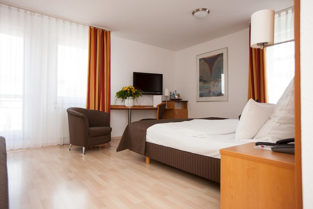 Centro Hotel U-No1, Trademark Collection By Wyndham Großbettlingen 外观 照片