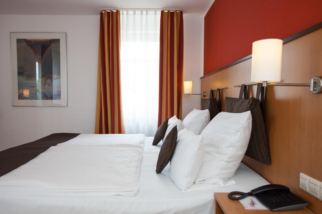 Centro Hotel U-No1, Trademark Collection By Wyndham Großbettlingen 外观 照片