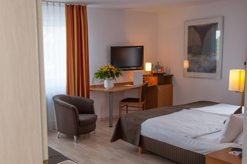 Centro Hotel U-No1, Trademark Collection By Wyndham Großbettlingen 外观 照片