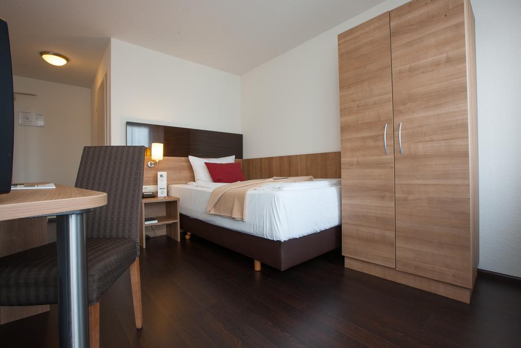 Centro Hotel U-No1, Trademark Collection By Wyndham Großbettlingen 外观 照片