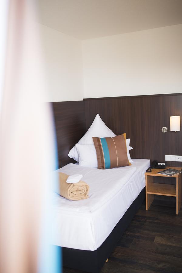 Centro Hotel U-No1, Trademark Collection By Wyndham Großbettlingen 外观 照片