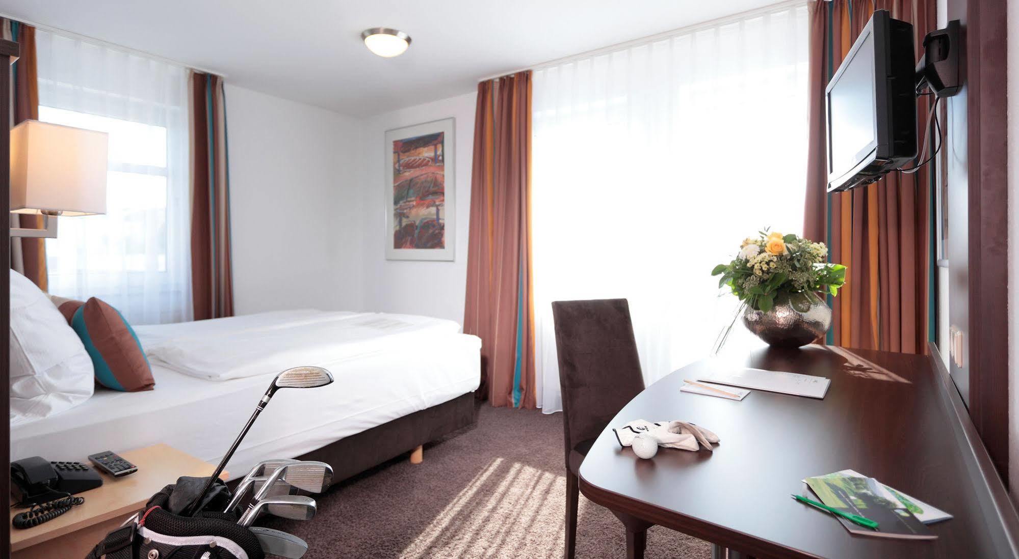 Centro Hotel U-No1, Trademark Collection By Wyndham Großbettlingen 外观 照片